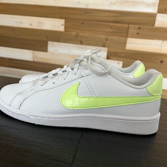 Like New Nike Court Royale White Barely Volt Neon‎ Yellow Green Swoosh Size 9.5 - Picture 3 of 8
